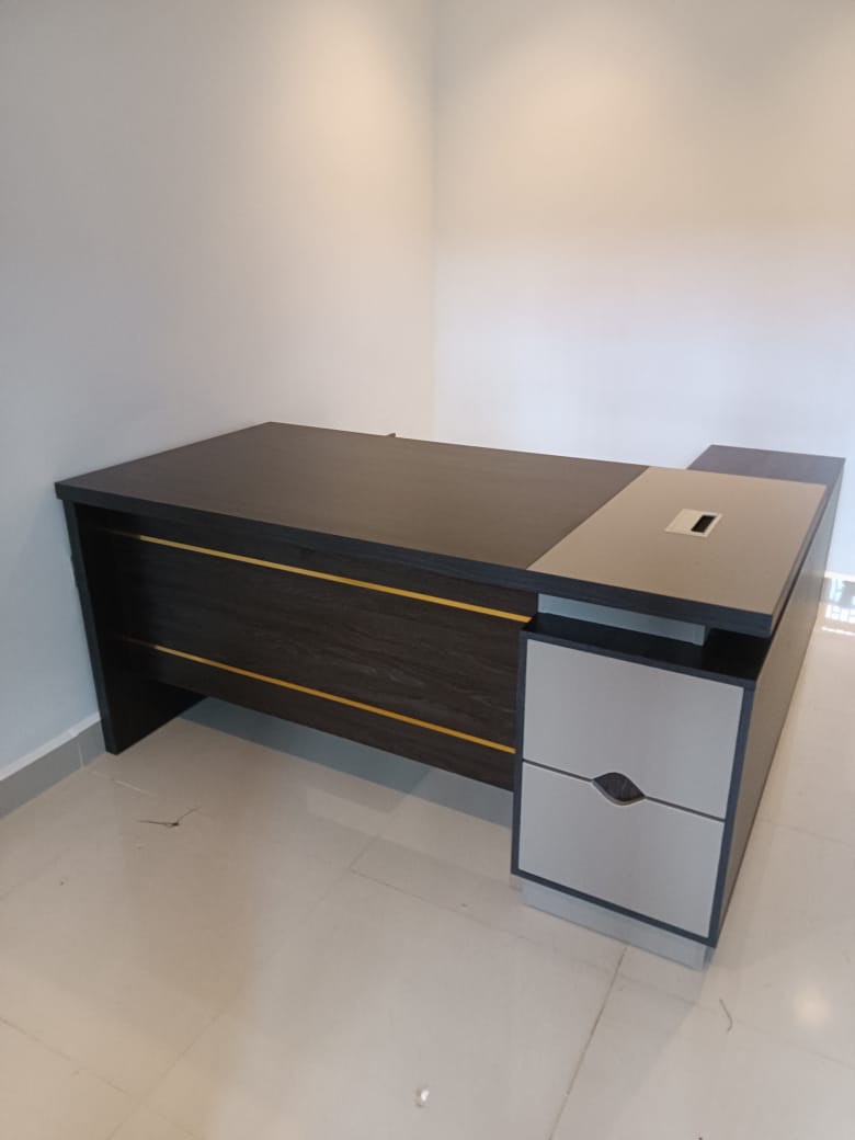 Modern Executive Office Desk Modern Executive Office Desk