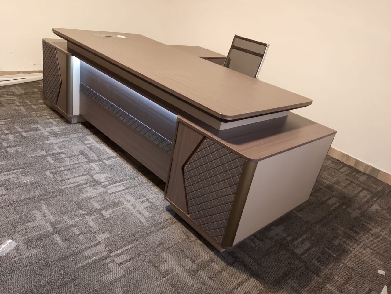 WhatsApp Image 2025-11-08 at 11.51.55 AM 2.4m Executive Desk