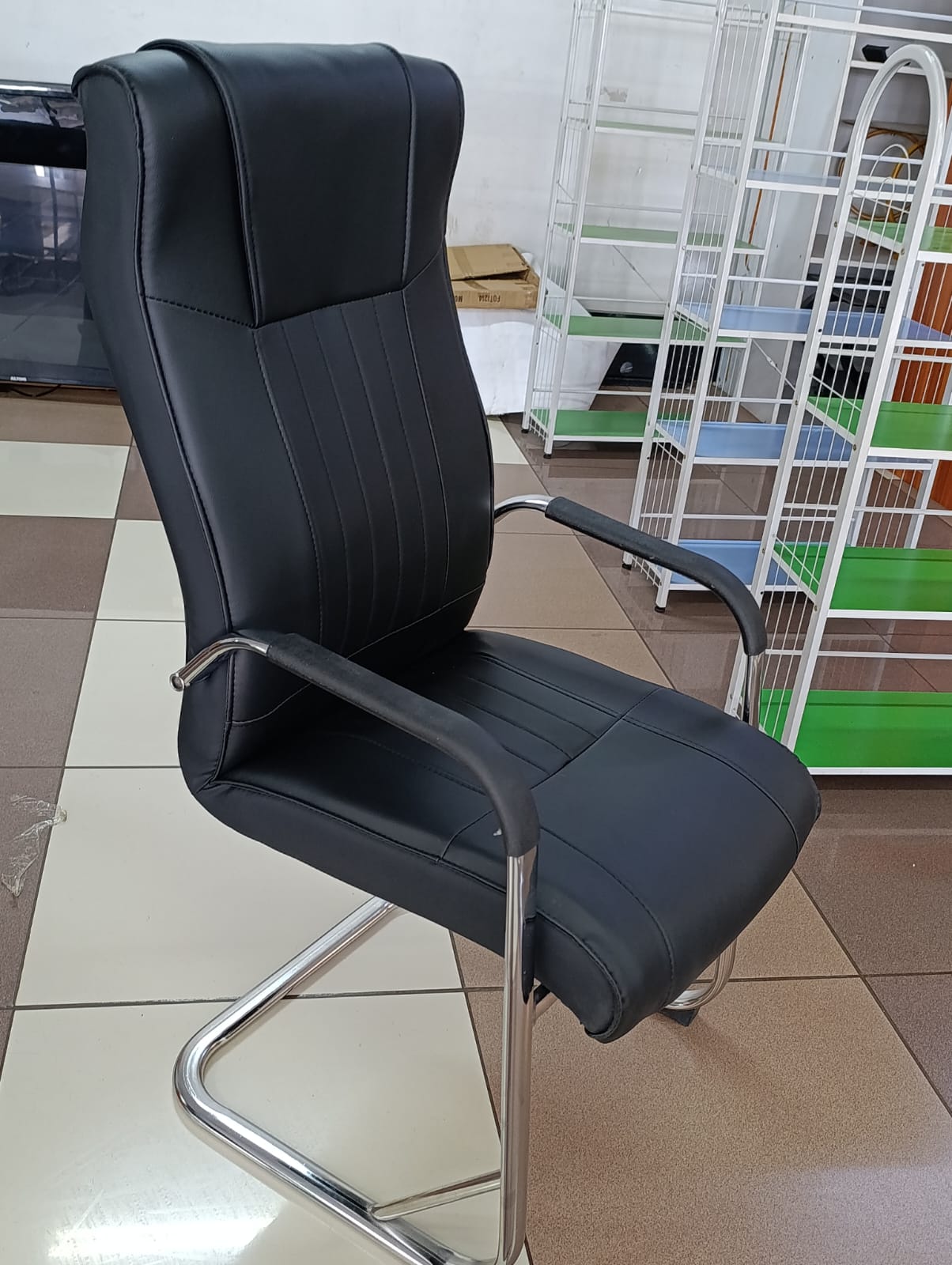 Ergonomic Visitor Chair (2) Visitor Chair