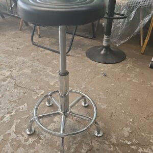Swivel Salon Stool